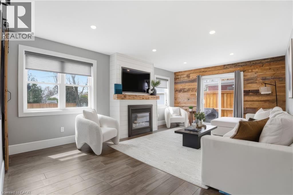 742 VINE Street thumbnail 16