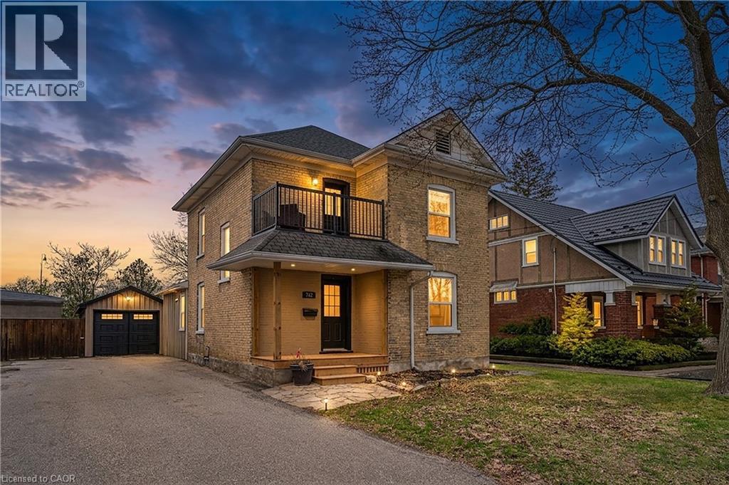 742 VINE Street thumbnail 41