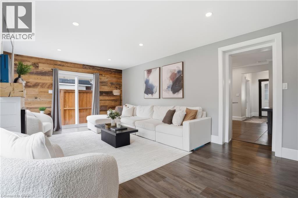 742 VINE Street thumbnail 18