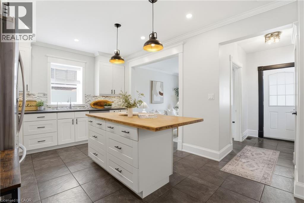 742 VINE Street thumbnail 9