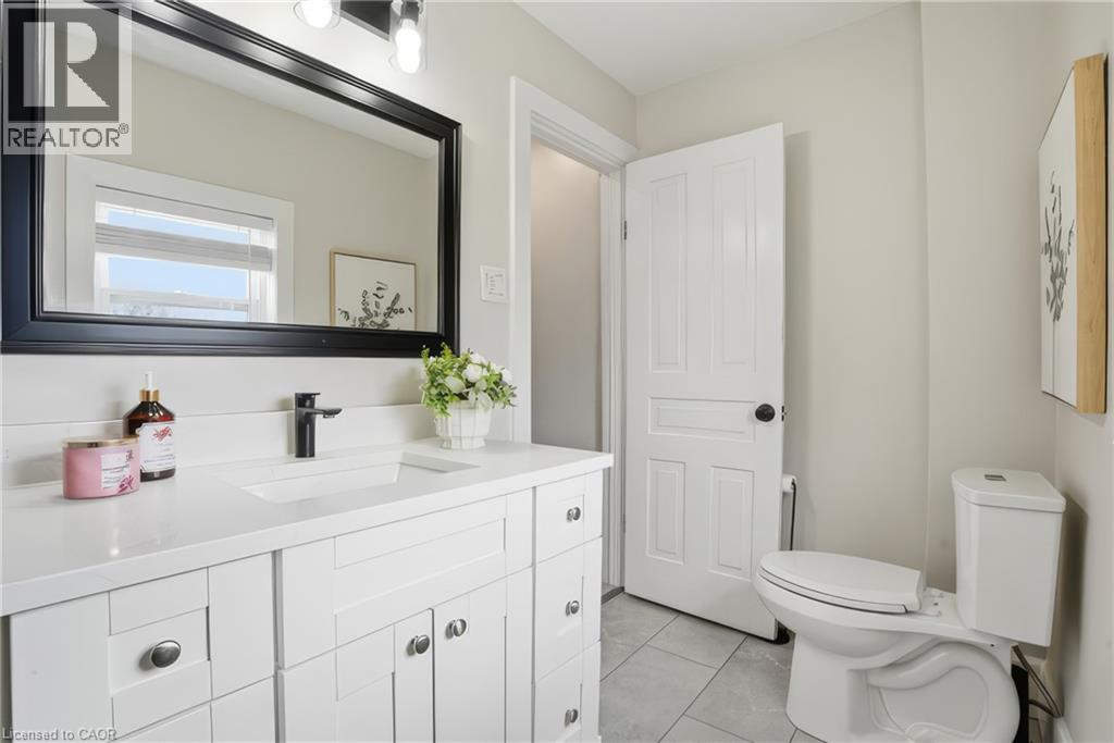 742 VINE Street thumbnail 28