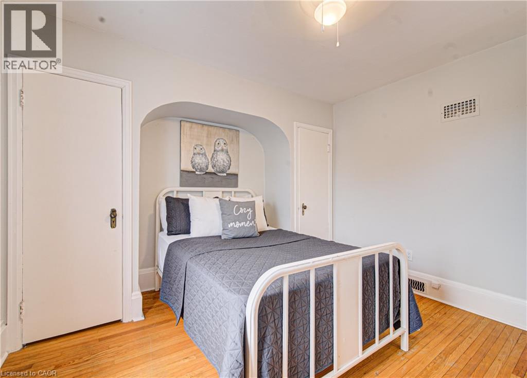 18 KAY Street thumbnail 38