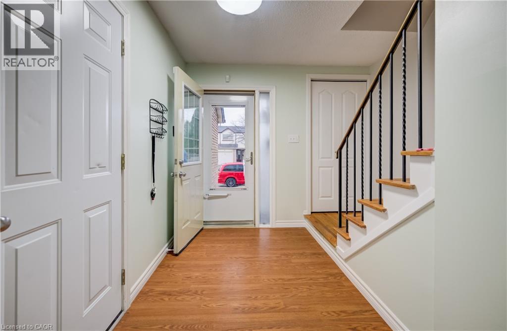 20 WESTMOUNT Mews thumbnail 3