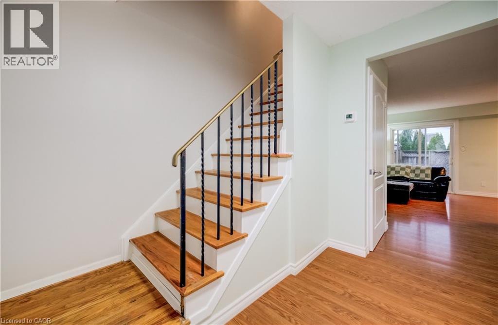 20 WESTMOUNT Mews thumbnail 4