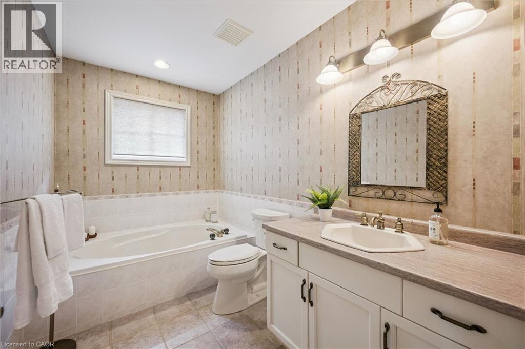 152 GOLF LINKS Drive thumbnail 18