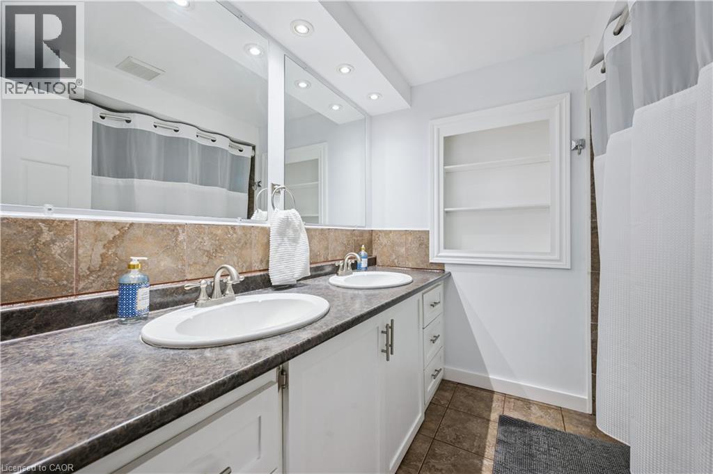 22 CHARLES Street thumbnail 25