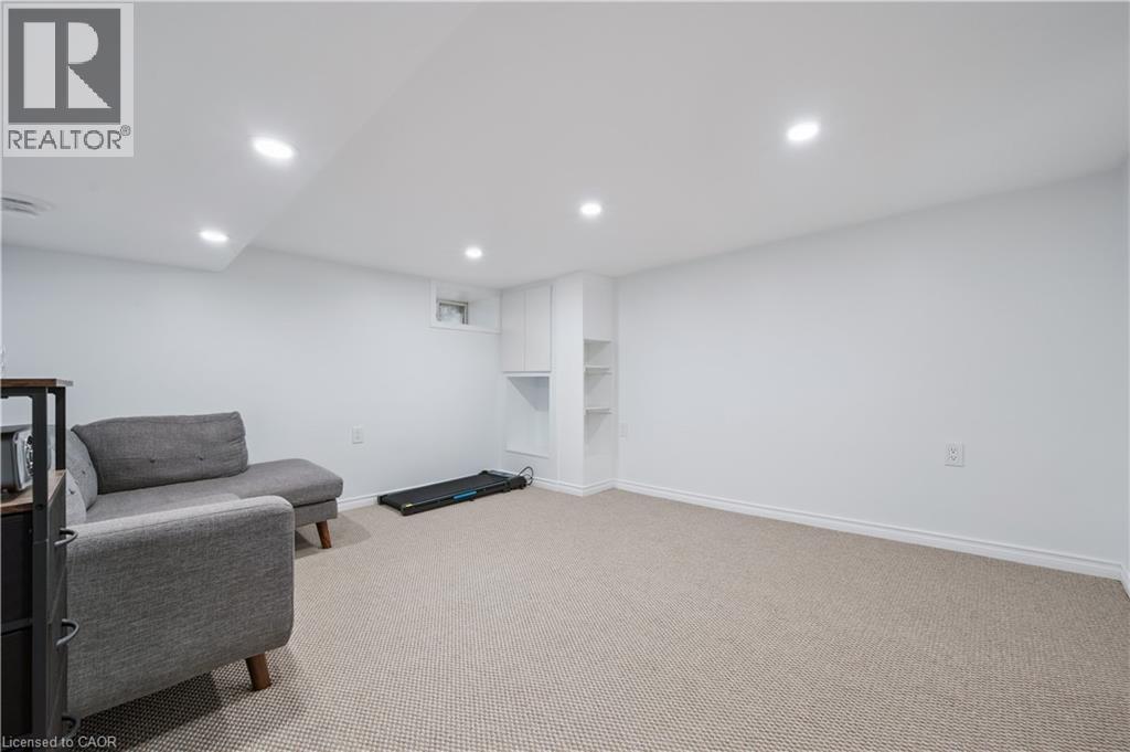 22 CHARLES Street thumbnail 28