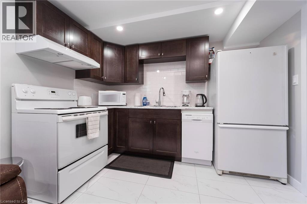 60 AUSTIN Drive thumbnail 16