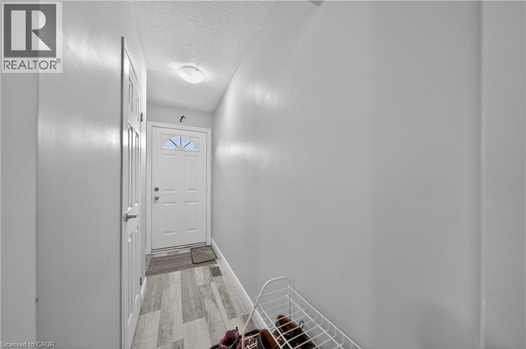 144 JANSEN Avenue Unit# 10 thumbnail 4