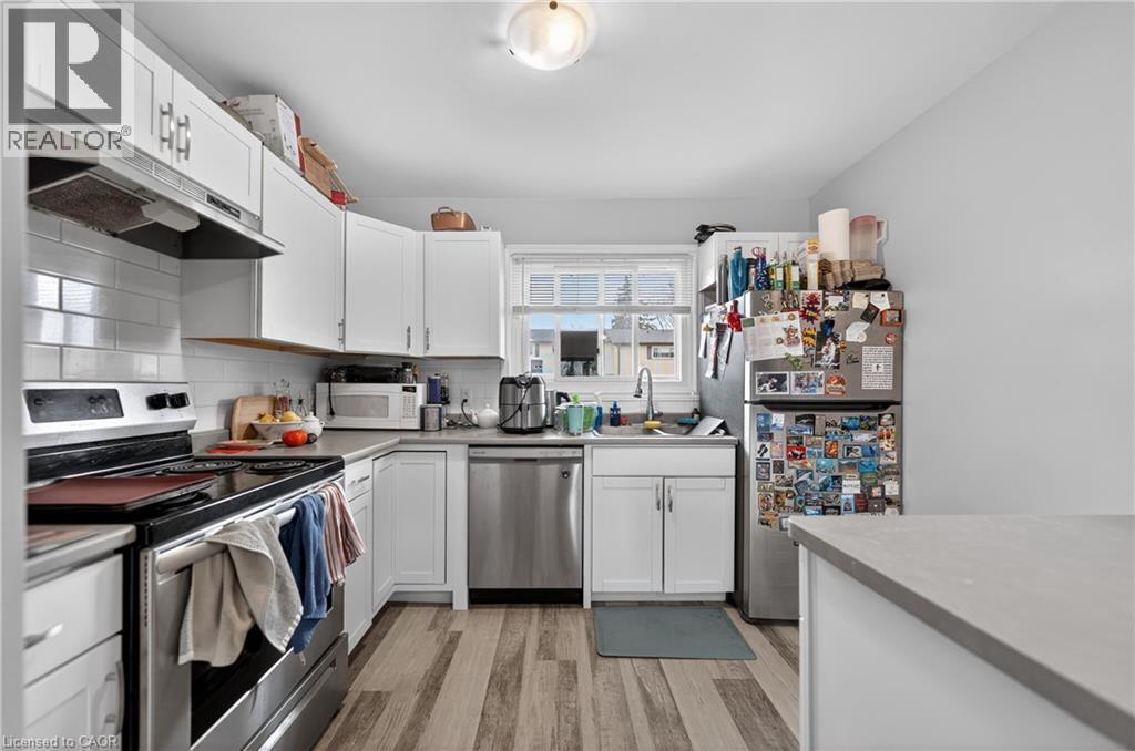 144 JANSEN Avenue Unit# 10 thumbnail 6