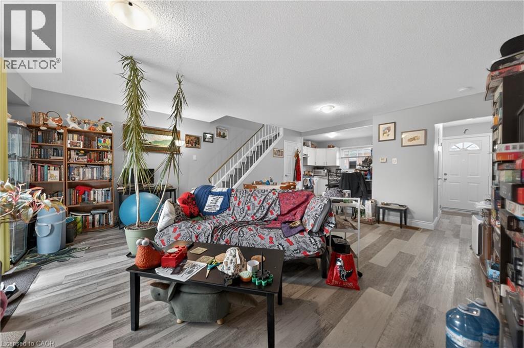 144 JANSEN Avenue Unit# 10 thumbnail 9