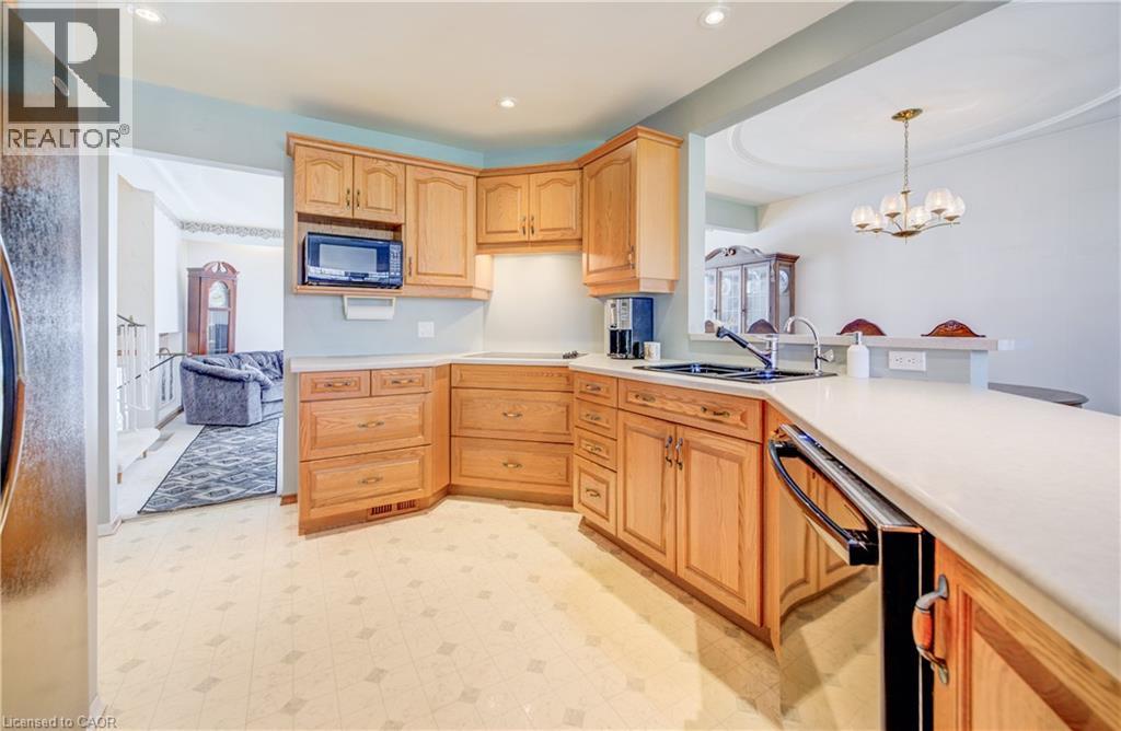 564 GLEN MANOR Boulevard thumbnail 17