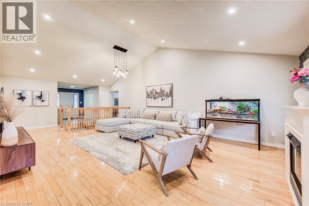 77 LASCHINGER Boulevard thumbnail 10