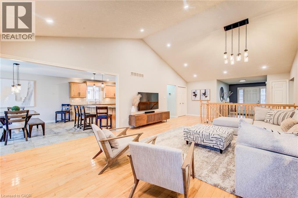 77 LASCHINGER Boulevard thumbnail 12