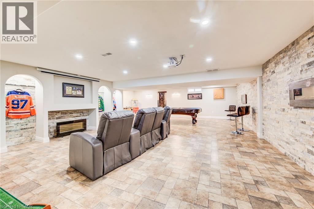 77 LASCHINGER Boulevard thumbnail 31