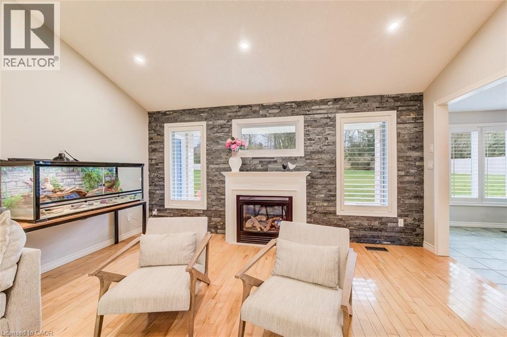 77 LASCHINGER Boulevard thumbnail 11