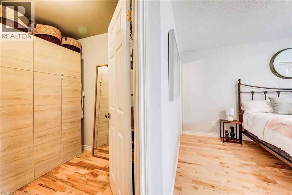 77 LASCHINGER Boulevard thumbnail 27