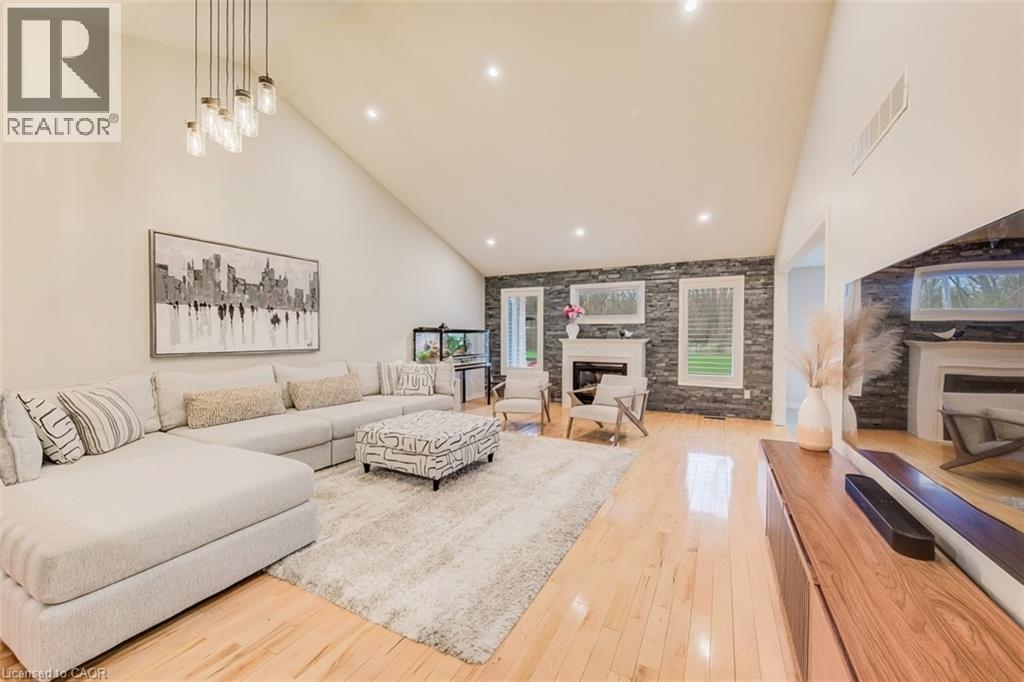 77 LASCHINGER Boulevard thumbnail 8