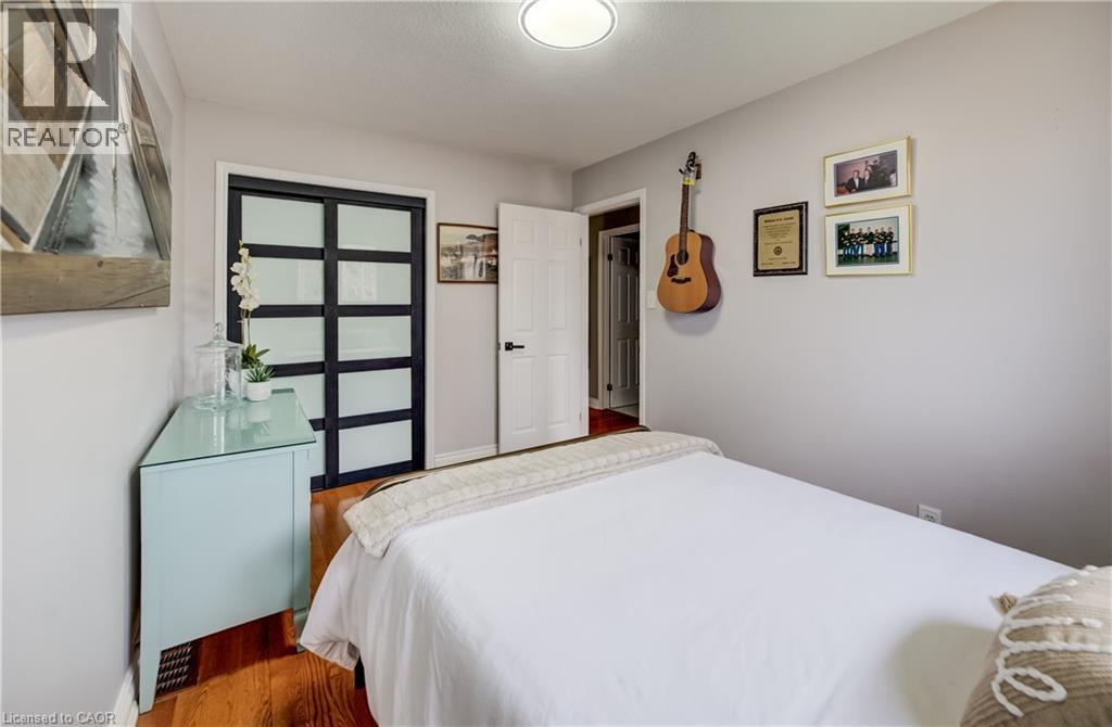 4 RONALD Road thumbnail 16