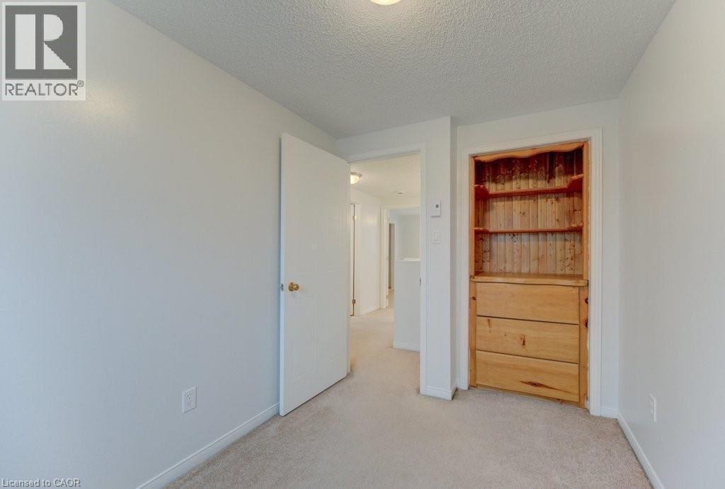 828 ELGIN Street N thumbnail 22