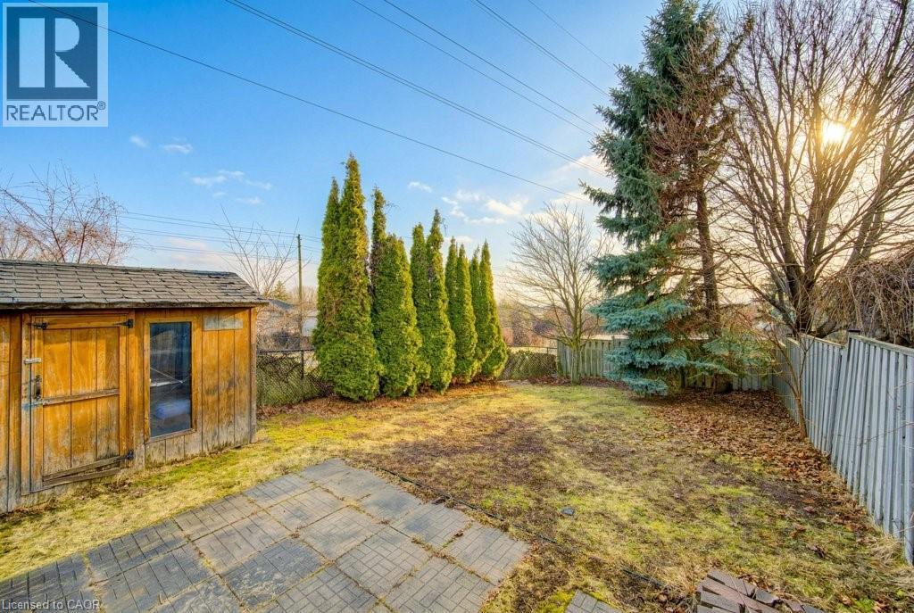 828 ELGIN Street N thumbnail 27