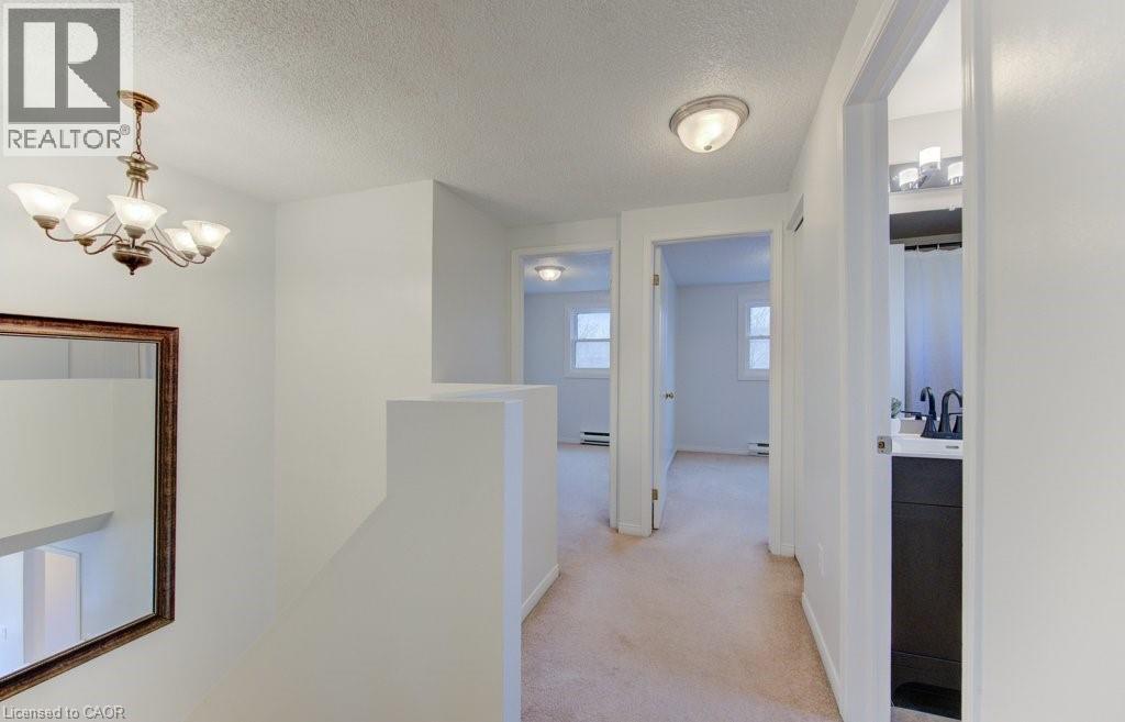 828 ELGIN Street N thumbnail 12