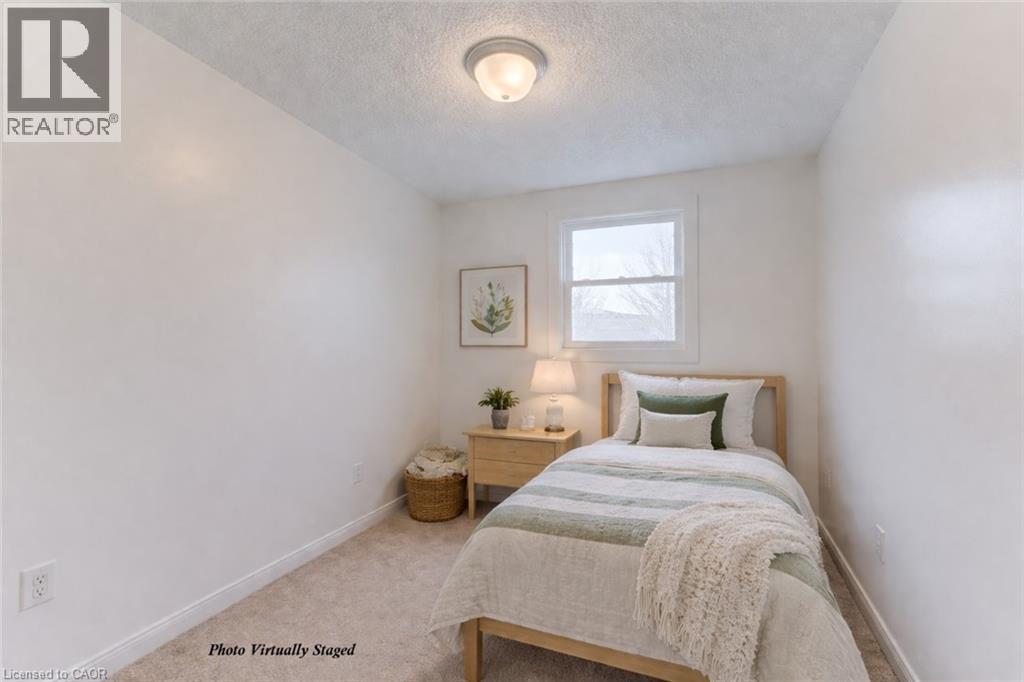 828 ELGIN Street N thumbnail 17