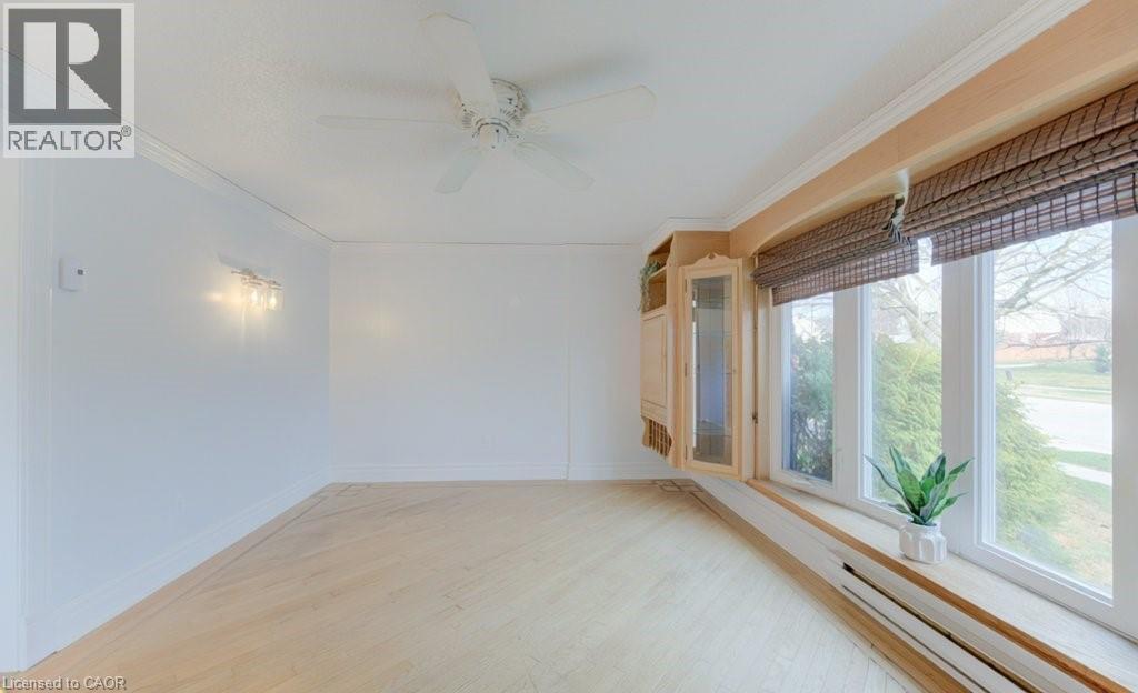 828 ELGIN Street N thumbnail 6