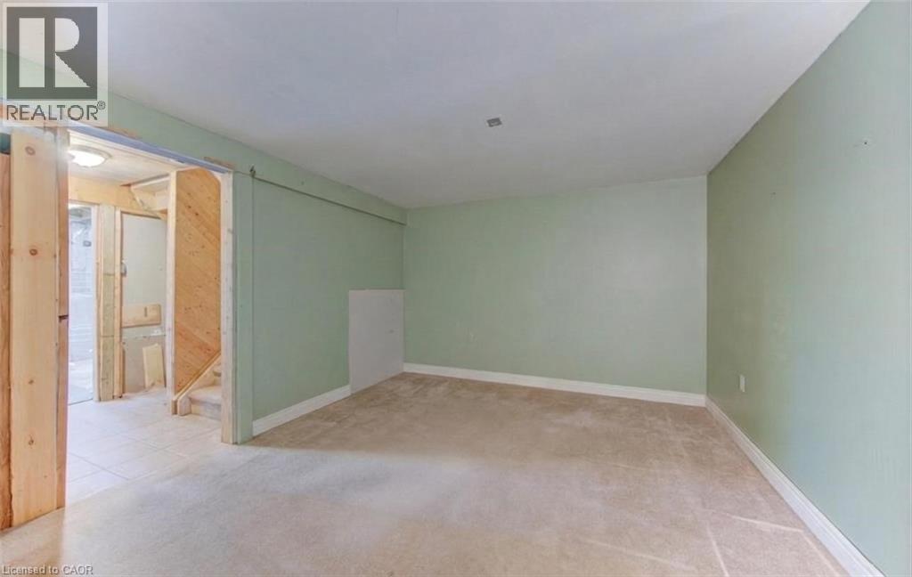 828 ELGIN Street N thumbnail 24