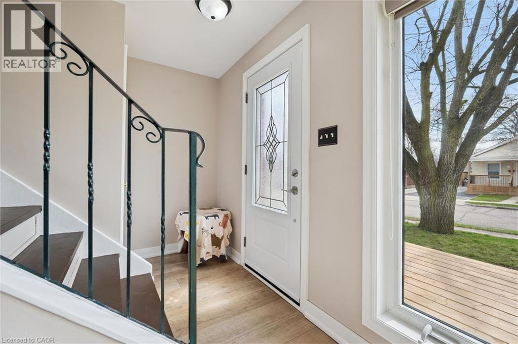 18 CLOSE Avenue thumbnail 5