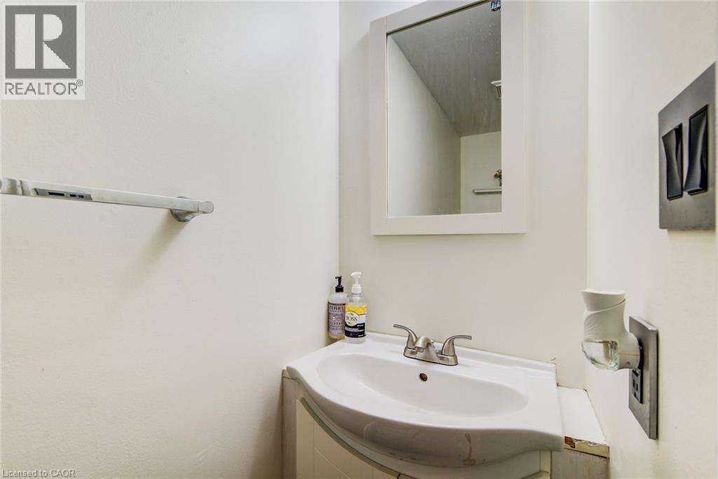 15 GREEN VALLEY Drive Unit# 27 thumbnail 5