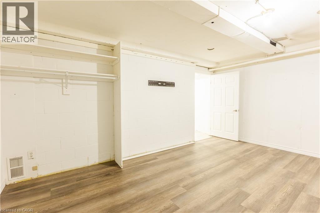 121 UNIVERSITY Avenue E Unit# 102 thumbnail 22