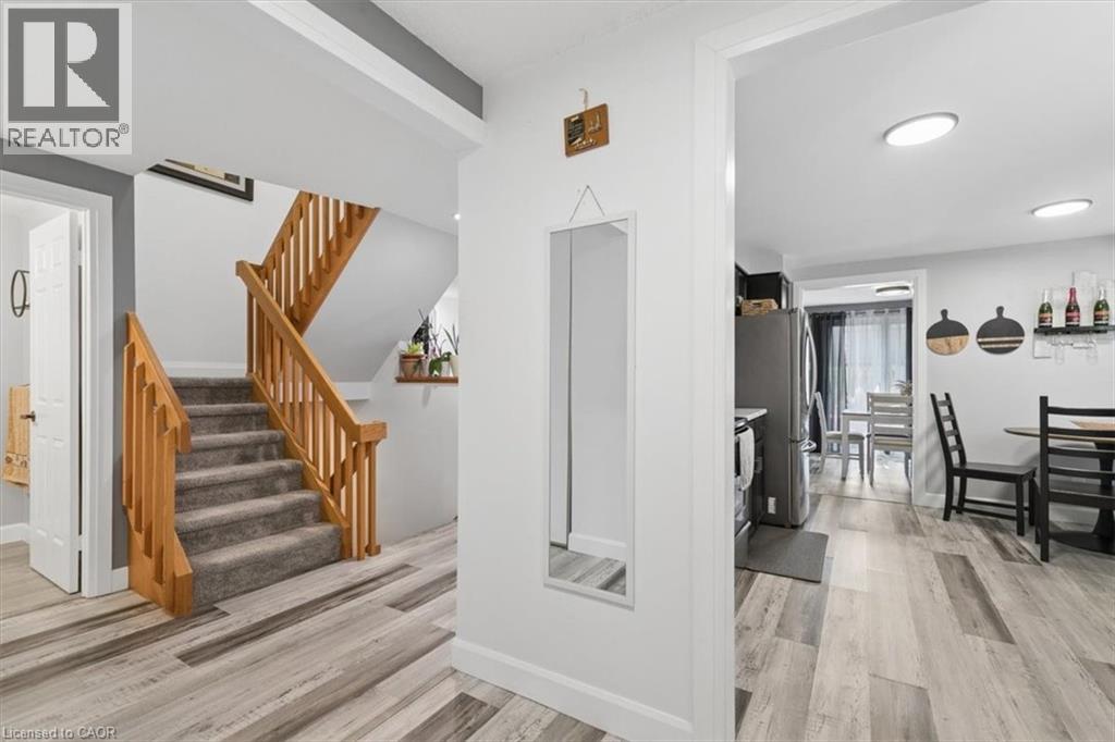 481 BEECHWOOD Drive Unit# 3 thumbnail 4