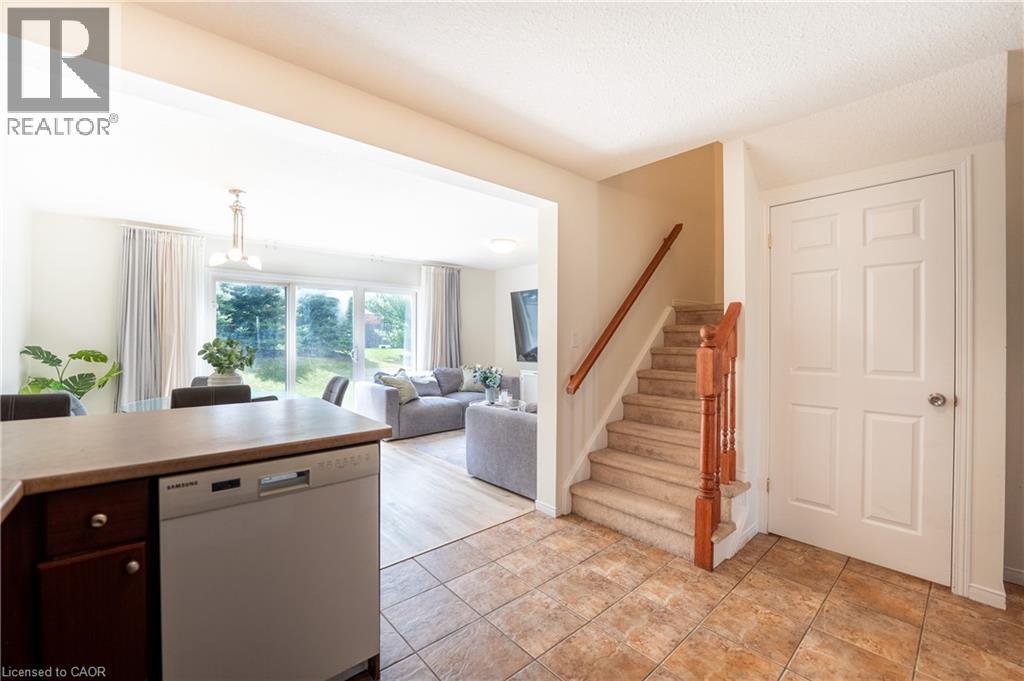 30 FALLOWFIELD Drive thumbnail 8