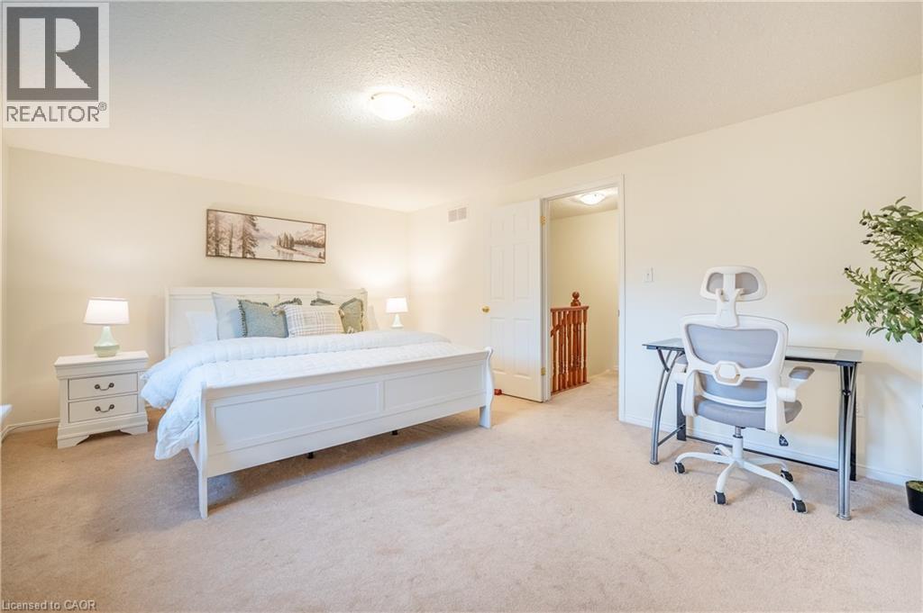 30 FALLOWFIELD Drive thumbnail 23