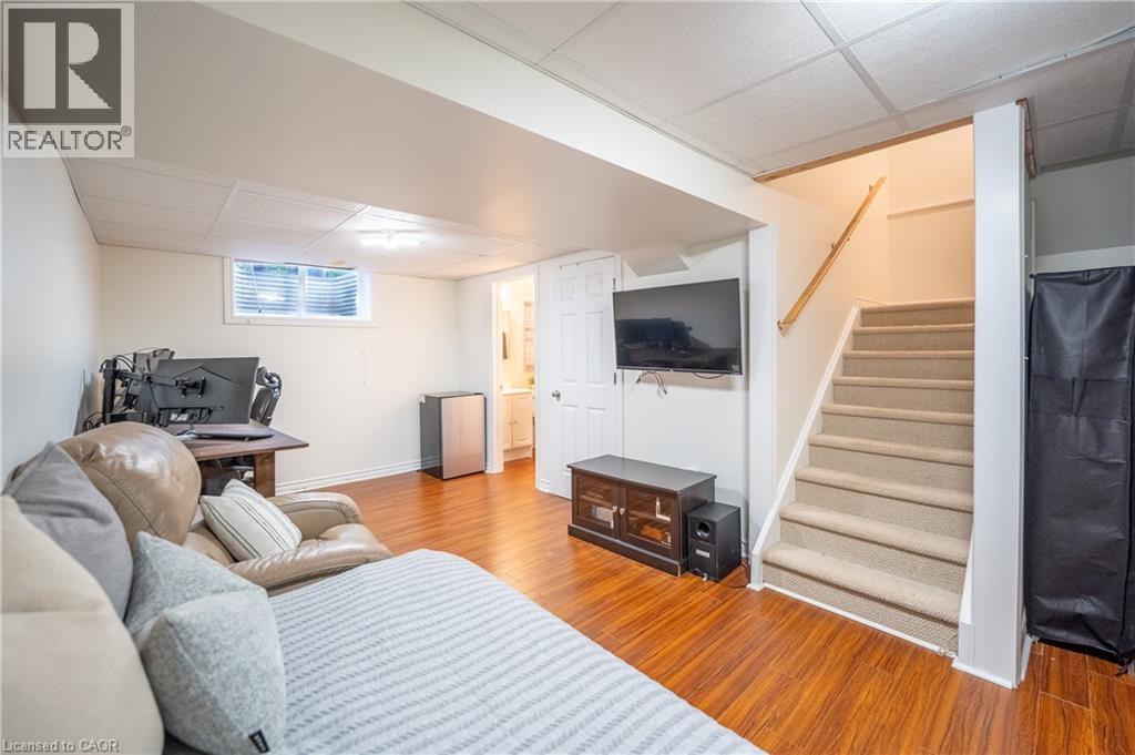 30 FALLOWFIELD Drive thumbnail 32