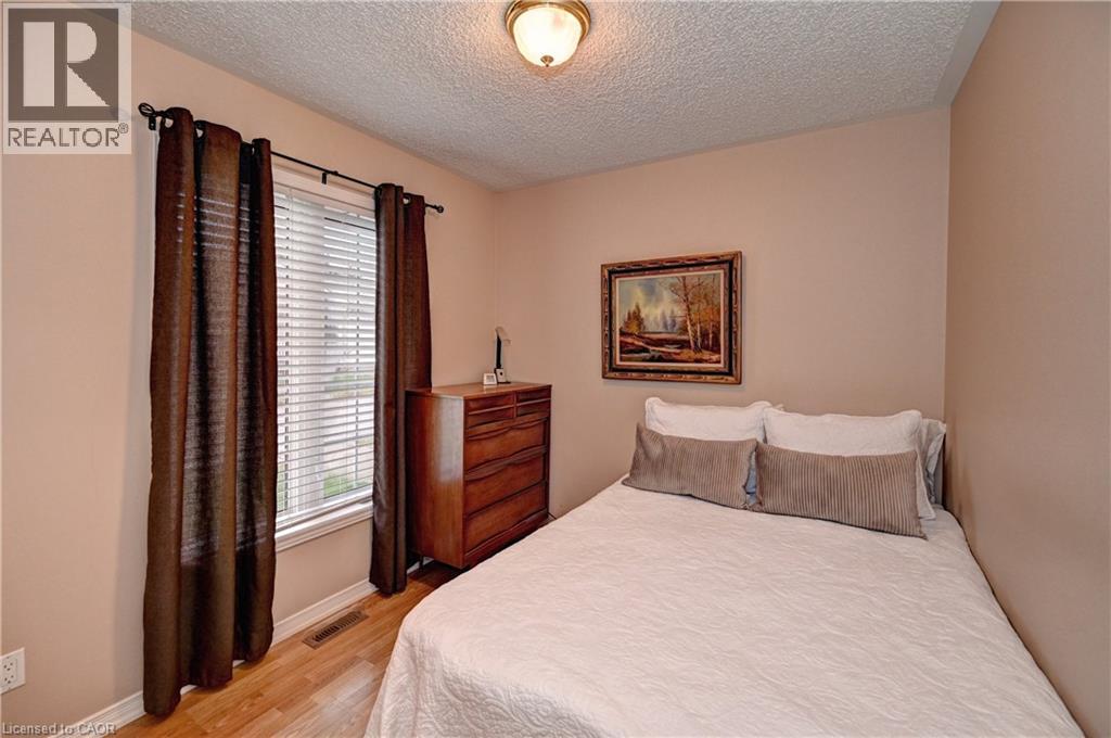 176 WESLEY Crescent thumbnail 23