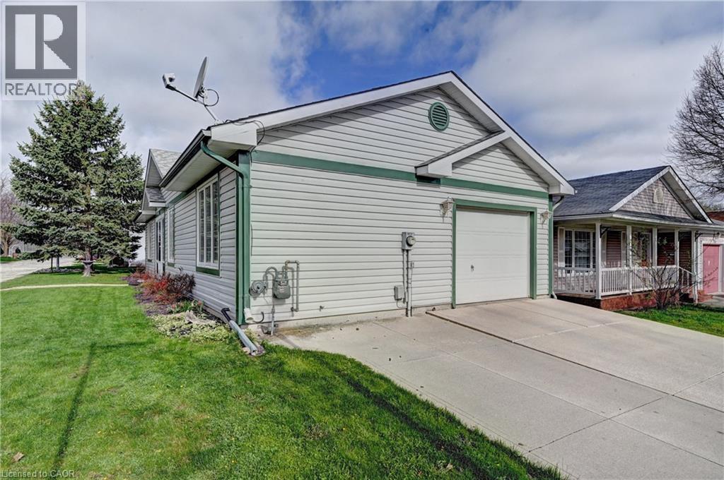 176 WESLEY Crescent thumbnail 30