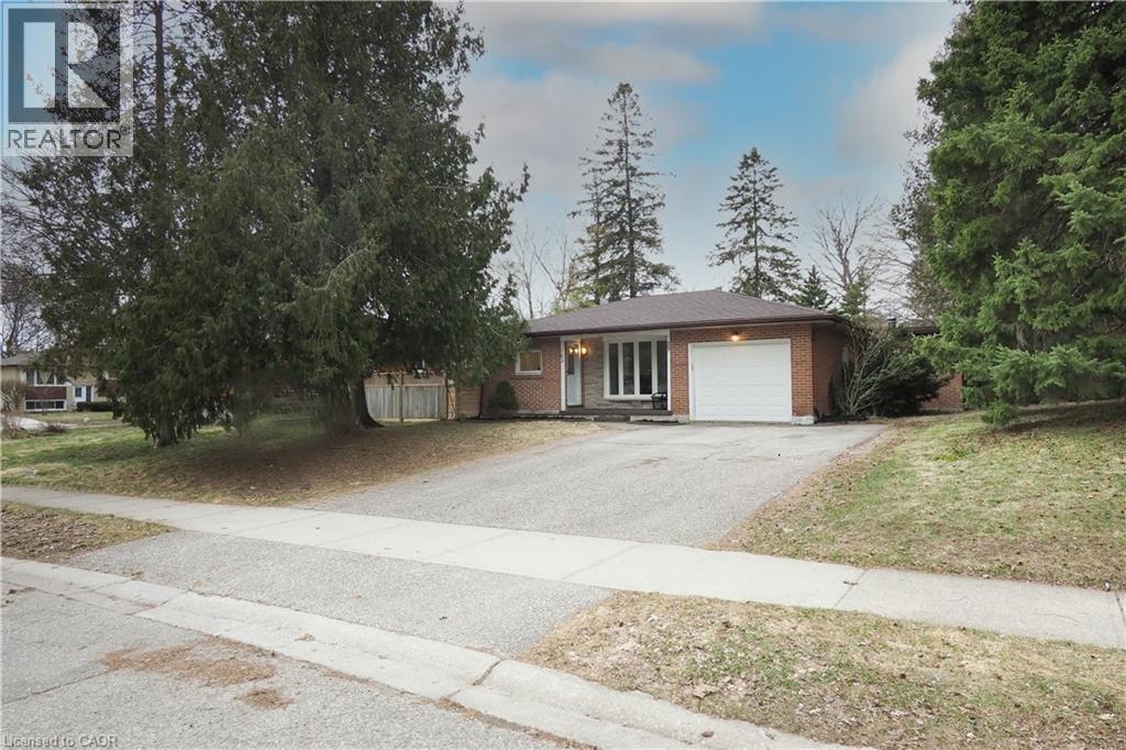 163 PINEGROVE Crescent thumbnail 2