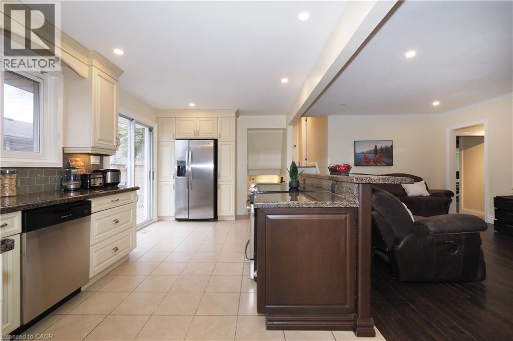 163 PINEGROVE Crescent thumbnail 6