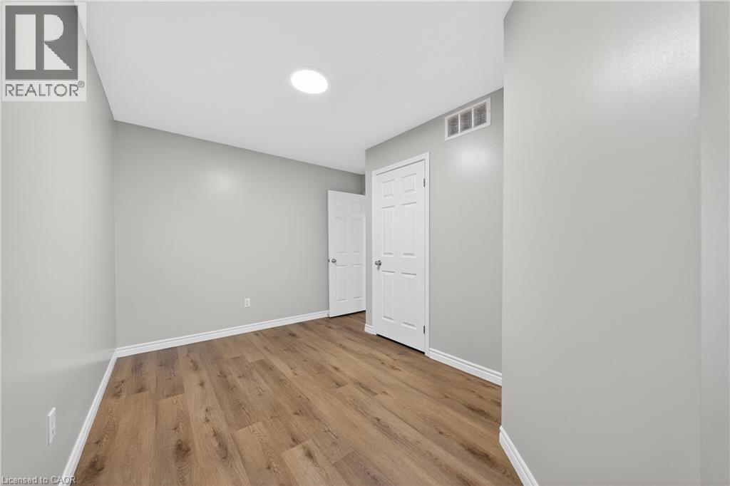 155 HIGHLAND Crescent Unit# D18 thumbnail 21