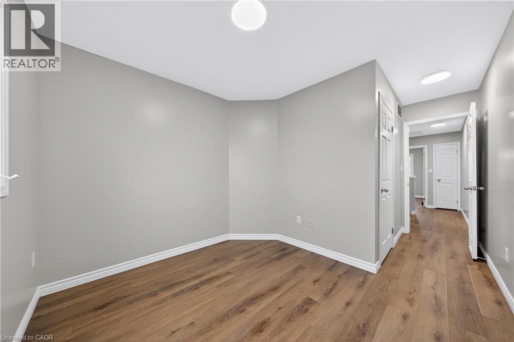 155 HIGHLAND Crescent Unit# D18 thumbnail 20