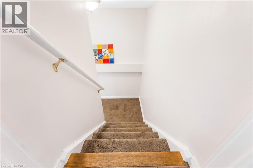 142 DUBRICK Crescent thumbnail 32