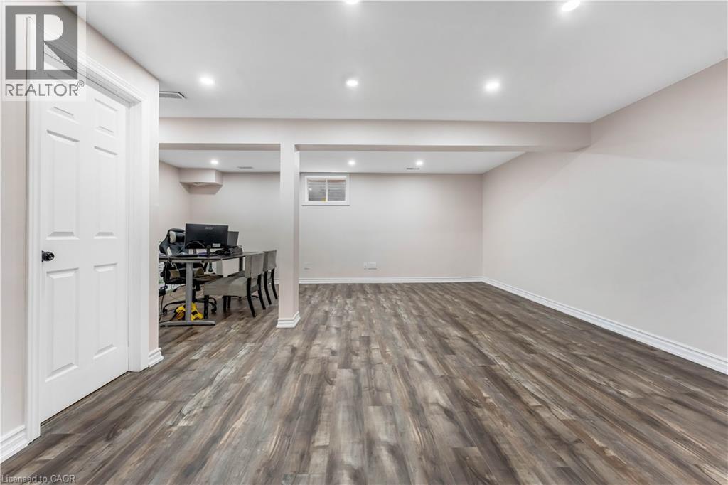 142 DUBRICK Crescent thumbnail 33