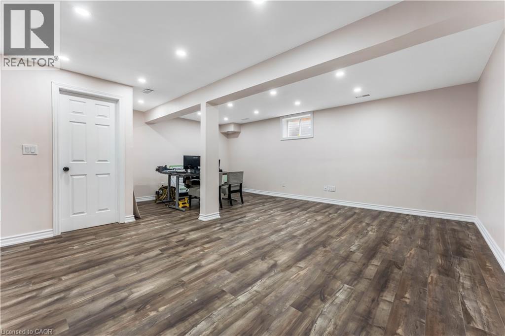 142 DUBRICK Crescent thumbnail 34