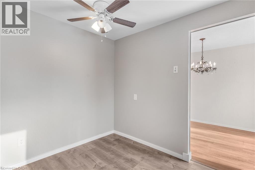 111 MANOR Drive thumbnail 18