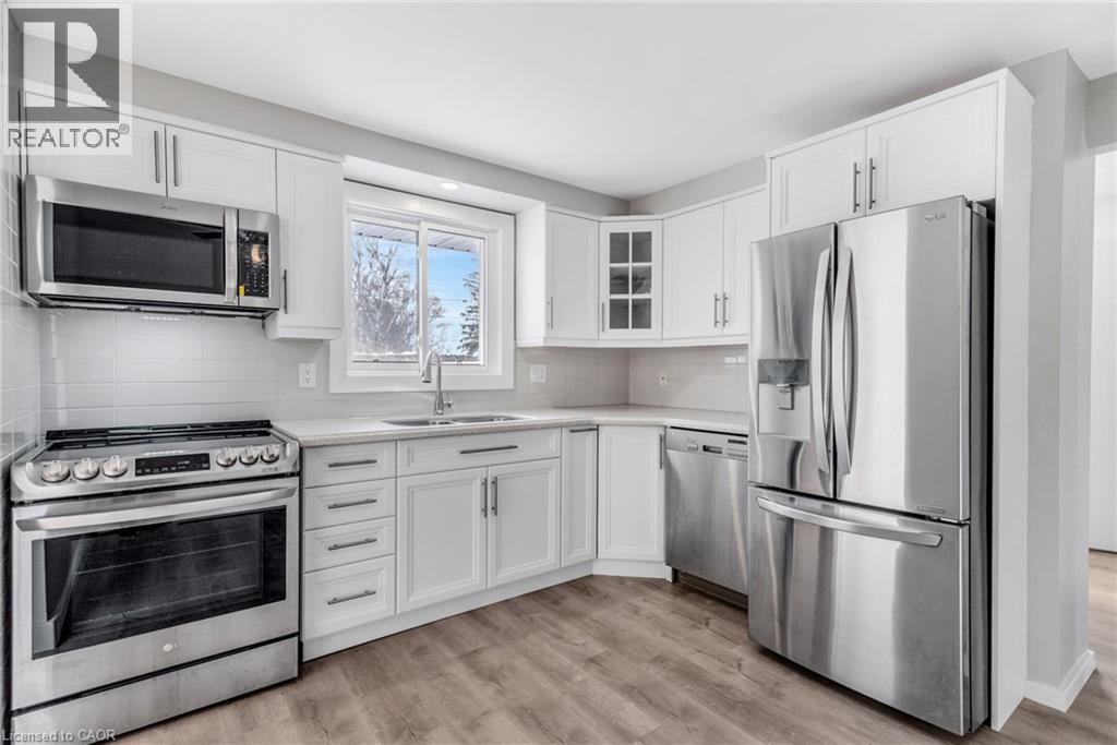 111 MANOR Drive thumbnail 17