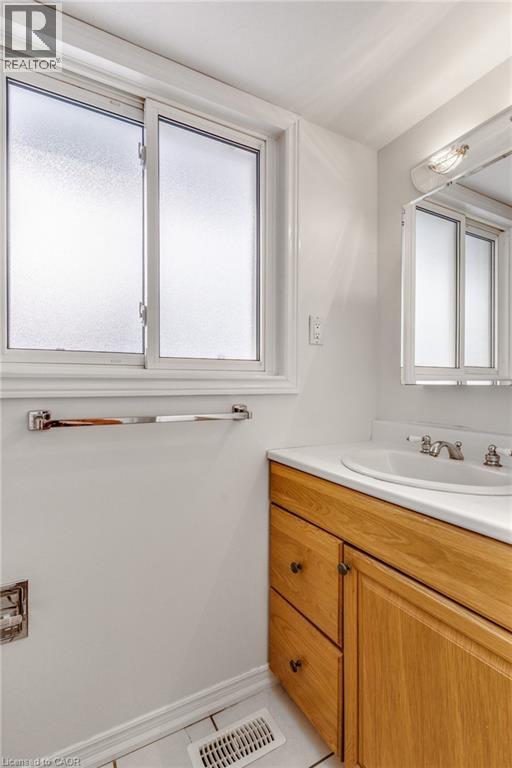 111 MANOR Drive thumbnail 19