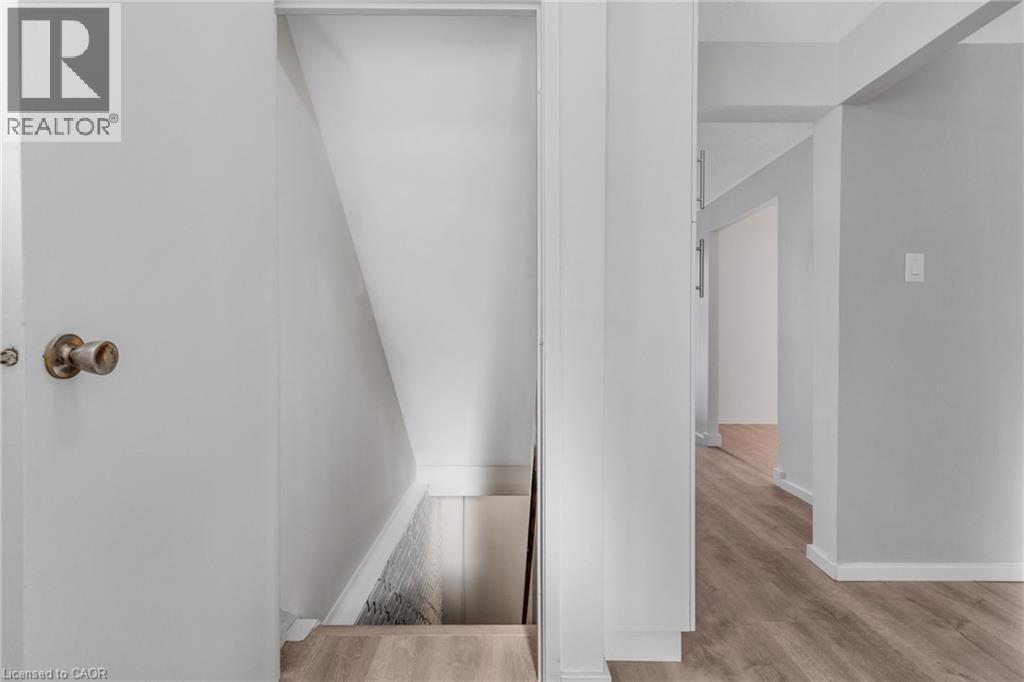 111 MANOR Drive thumbnail 21