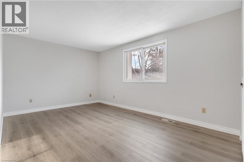 111 MANOR Drive thumbnail 33